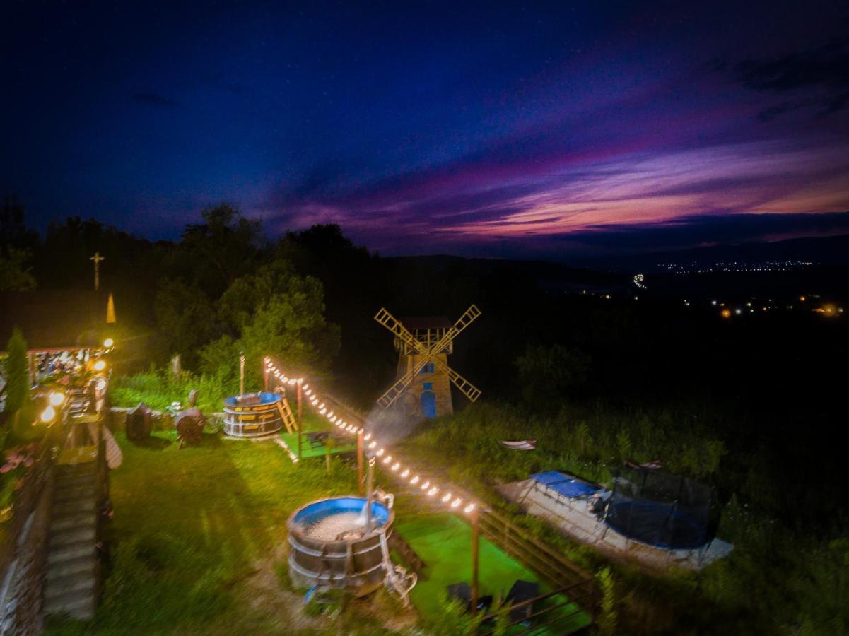 Pensiunea La Maria Lu' Sandoiu Hotel Poenari Buitenkant foto