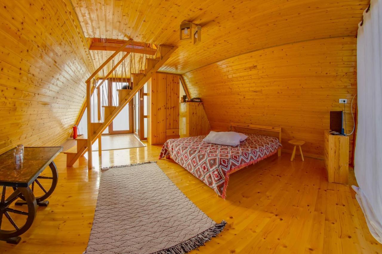 Pensiunea La Maria Lu' Sandoiu Hotel Poenari Buitenkant foto