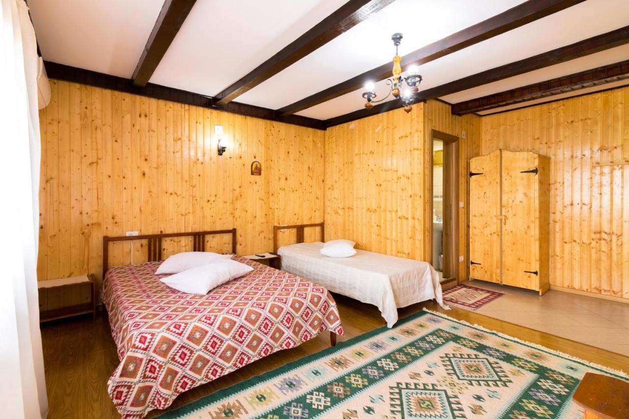 Pensiunea La Maria Lu' Sandoiu Hotel Poenari Buitenkant foto