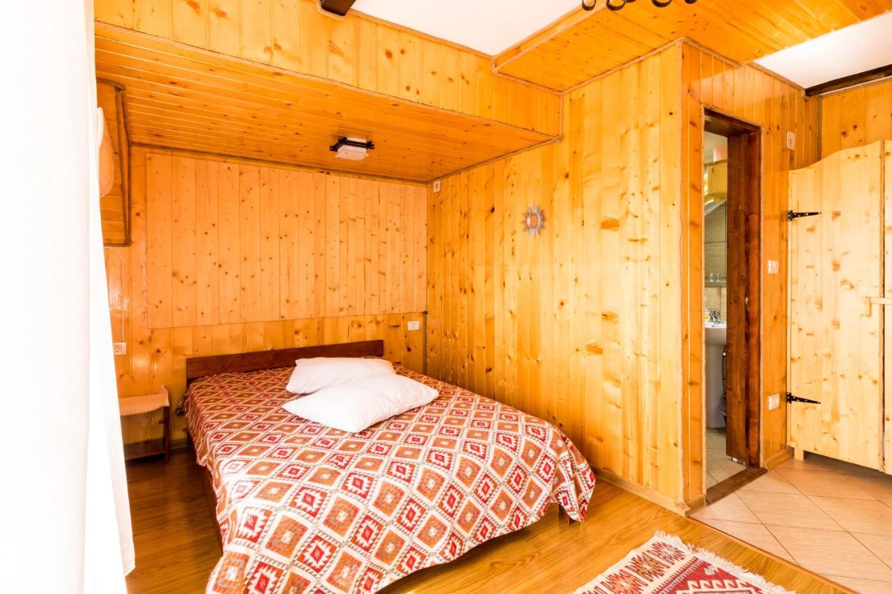 Pensiunea La Maria Lu' Sandoiu Hotel Poenari Buitenkant foto