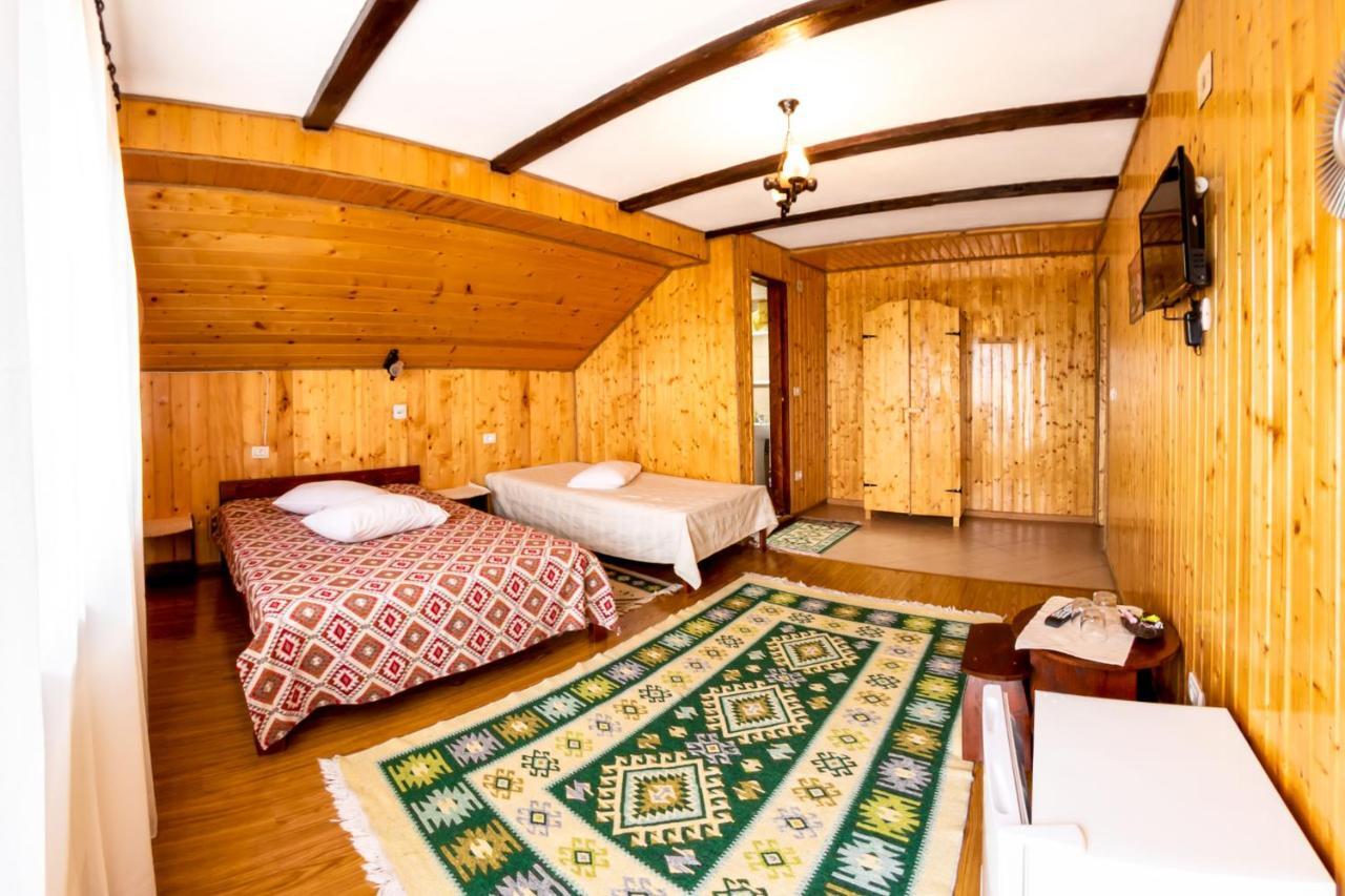 Pensiunea La Maria Lu' Sandoiu Hotel Poenari Buitenkant foto