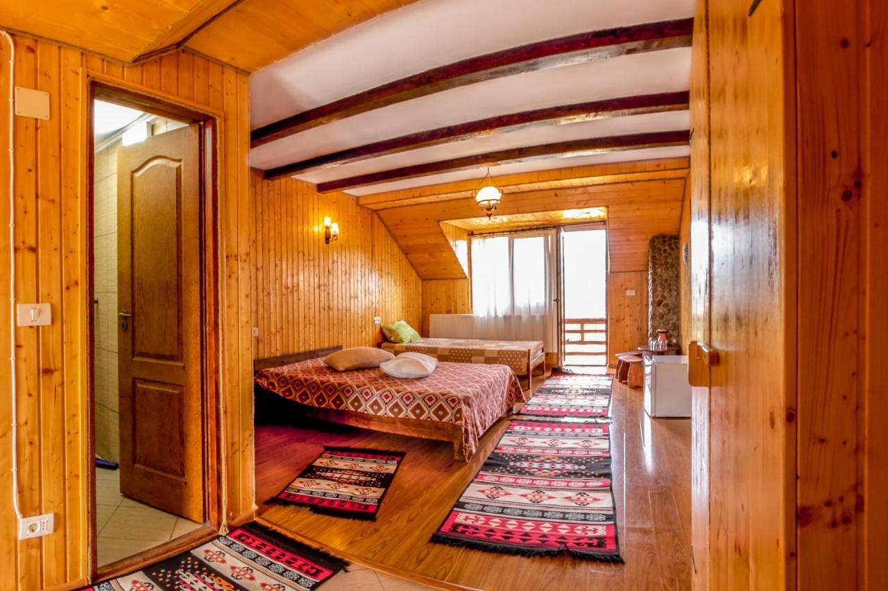 Pensiunea La Maria Lu' Sandoiu Hotel Poenari Buitenkant foto